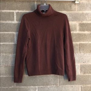 Neiman Marcus brown turtleneck cashmere sweater